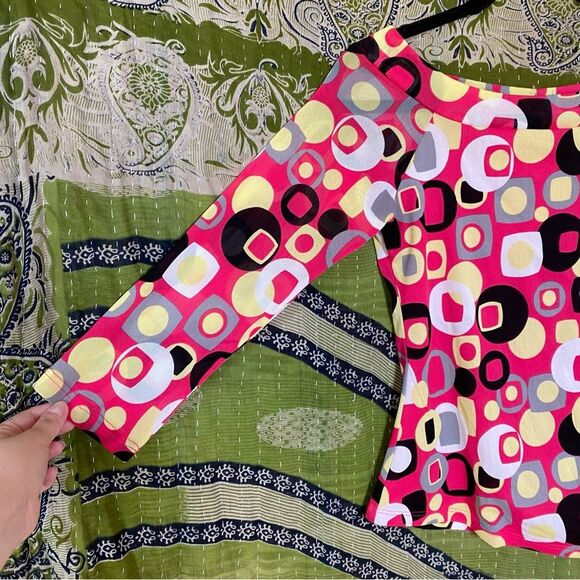 Y2K Beware Bright Pink Abstract Mesh Blouse Size Small - Picture 5 of 16